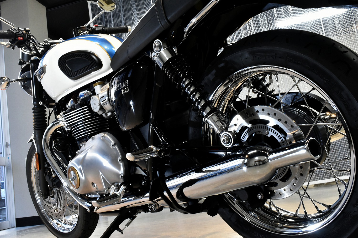 20220127triumpht120_002.jpg