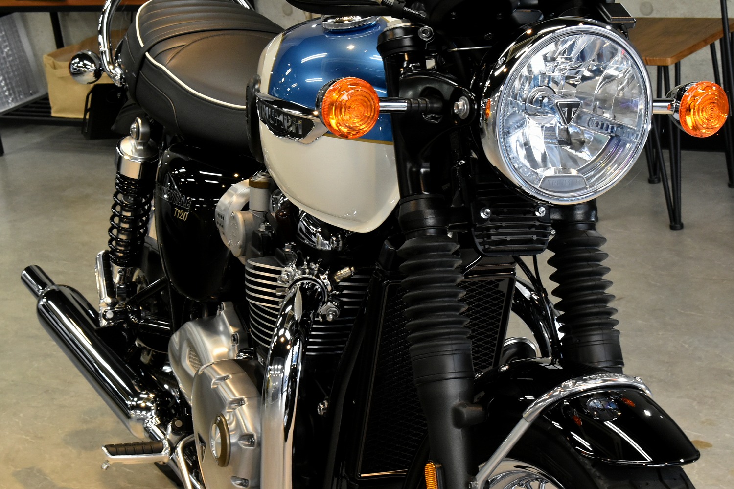 20220127triumpht120_014.jpg