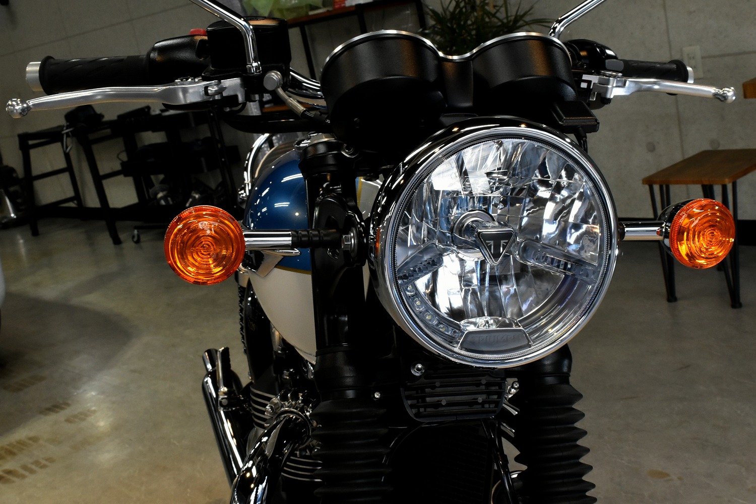 20220127triumpht120_015.jpg